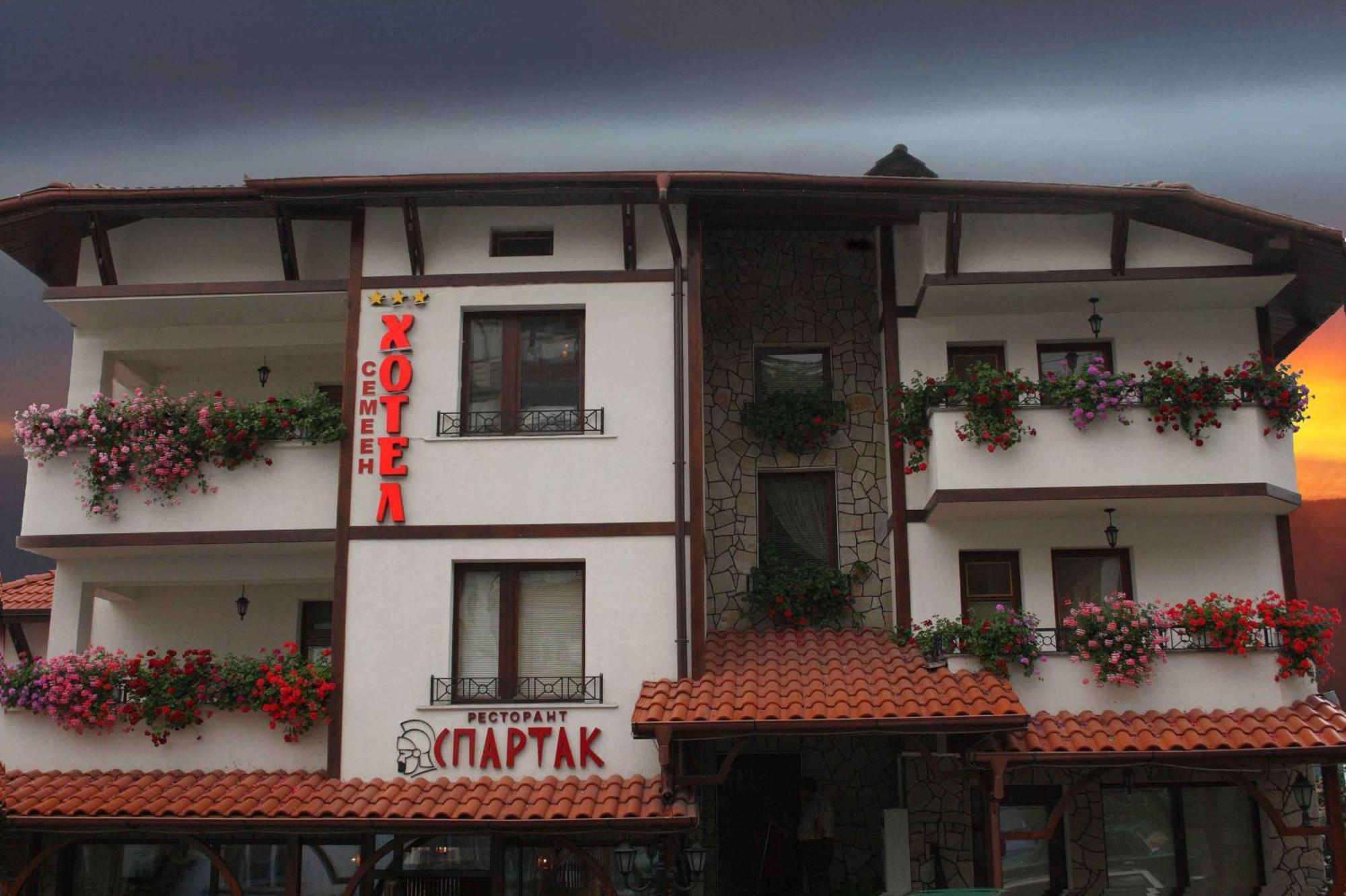 Spartak Family Hotel Σμόλιαν Εξωτερικό φωτογραφία